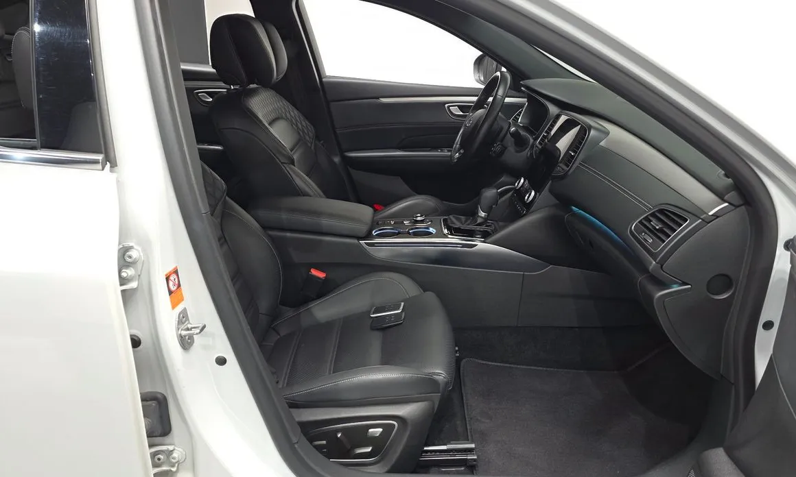 Renault SM6