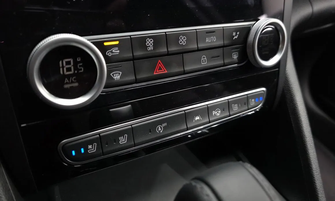 Renault SM6