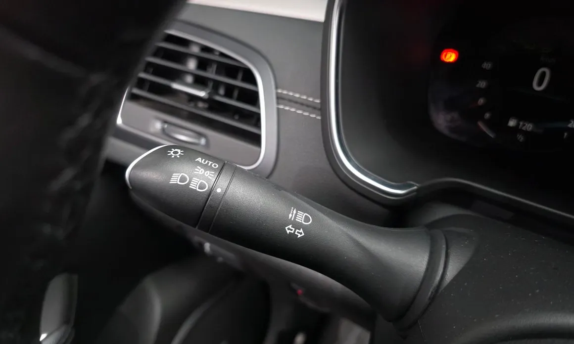 Renault SM6