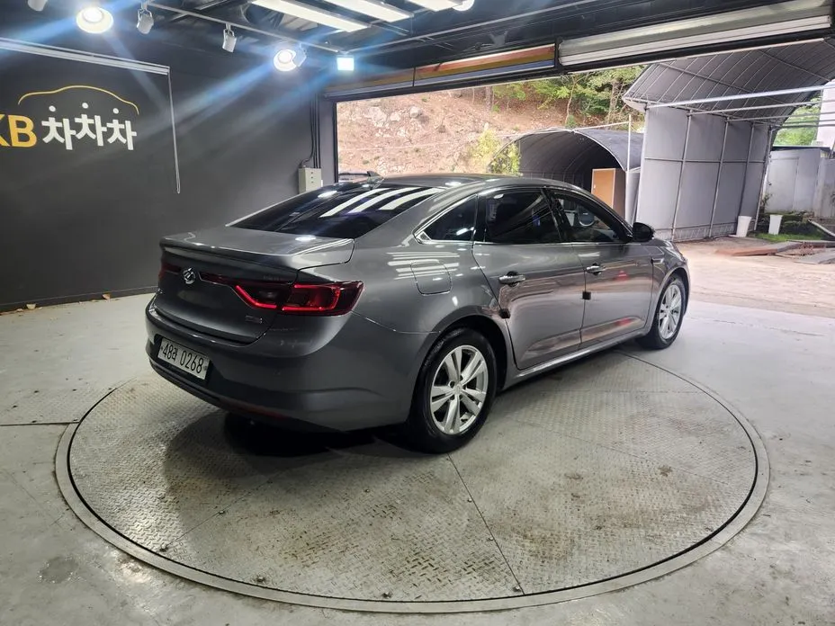 Renault SM6