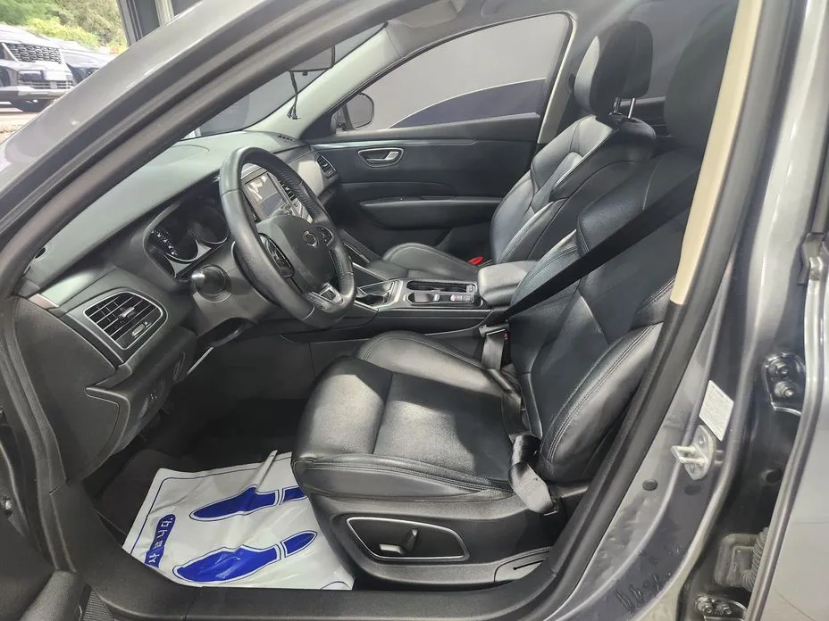 Renault SM6