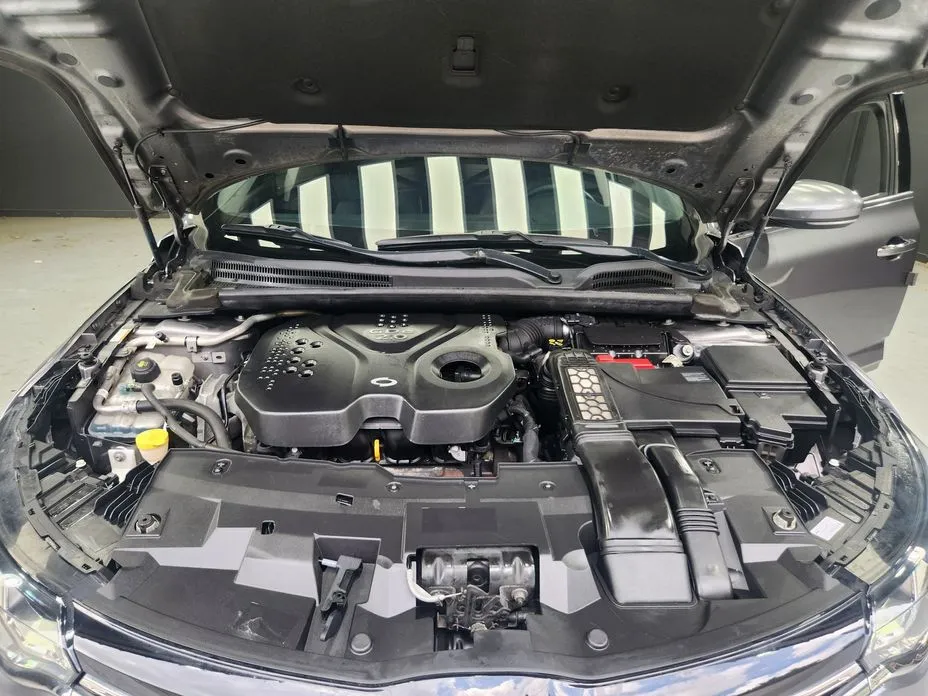 Renault SM6