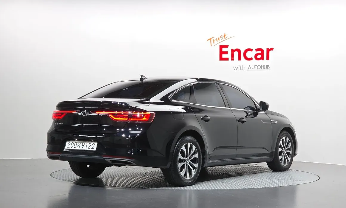 Renault SM6