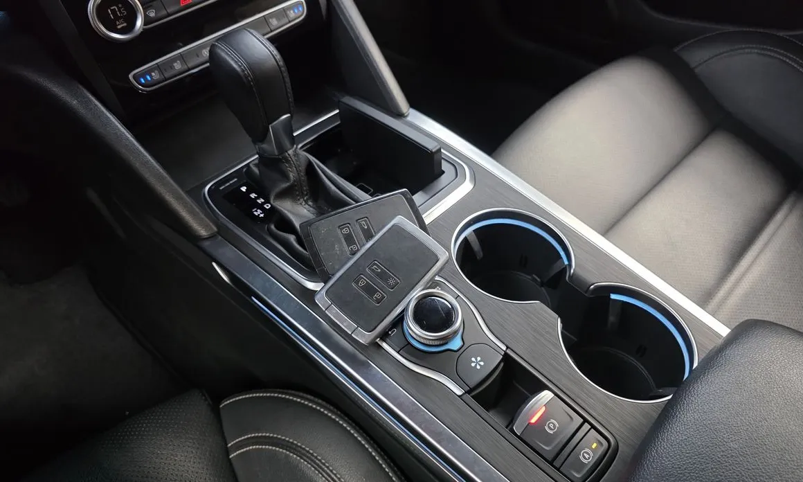 Renault SM6