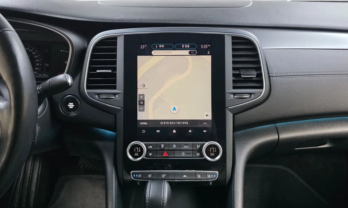 Renault SM6