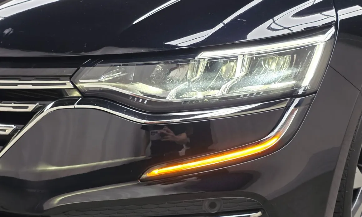 Renault SM6
