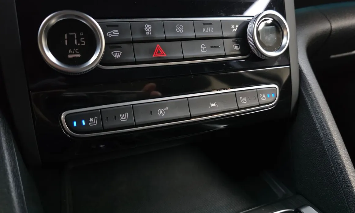 Renault SM6