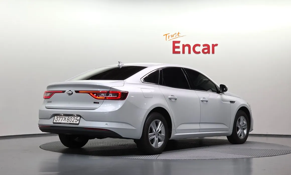 Renault SM6