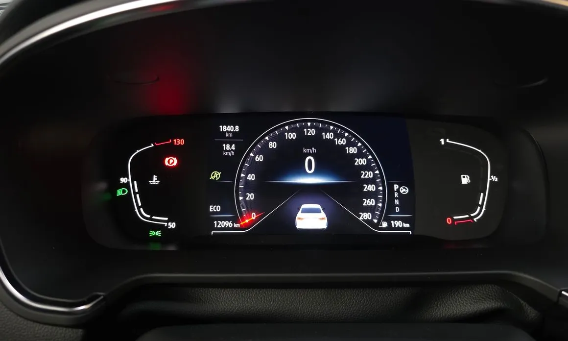 Renault SM6