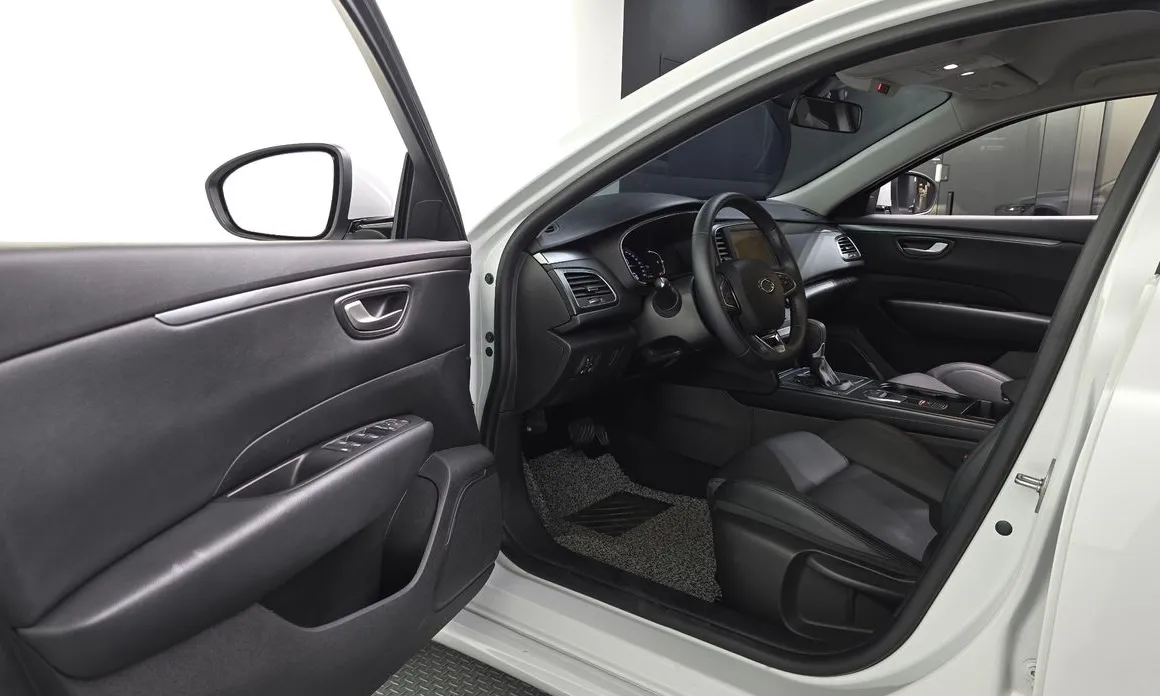 Renault SM6
