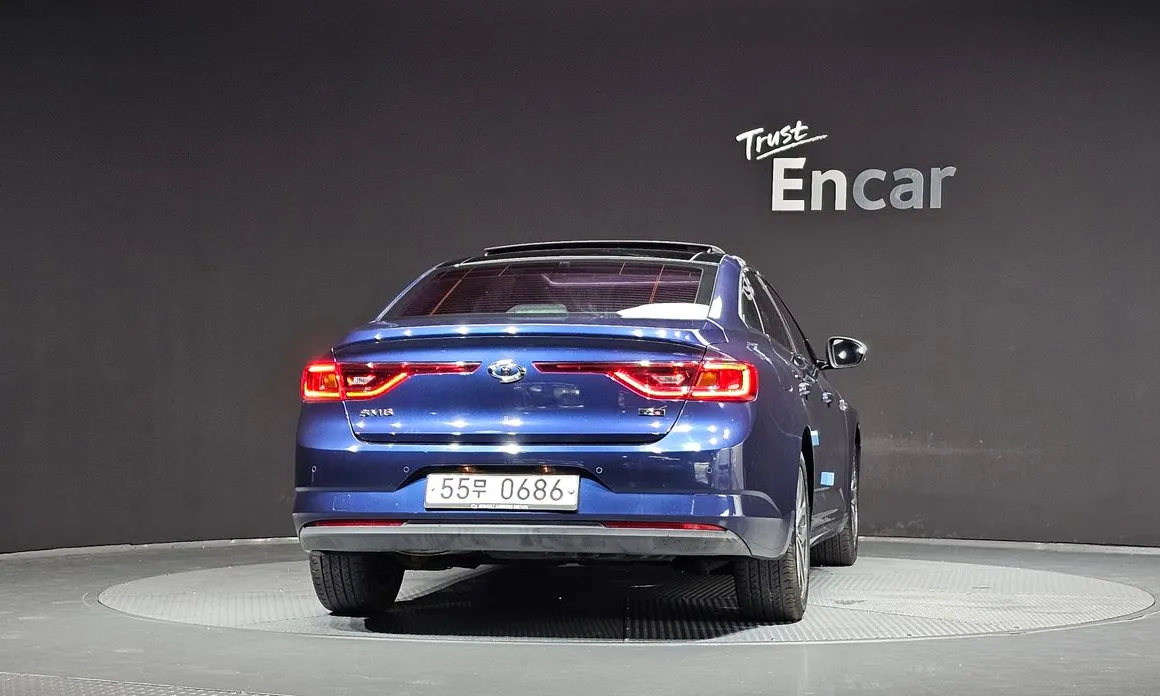 Renault SM6