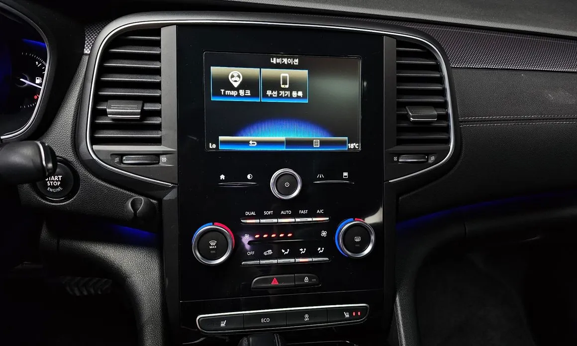 Renault SM6
