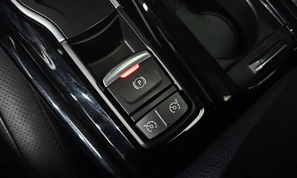 Renault SM6