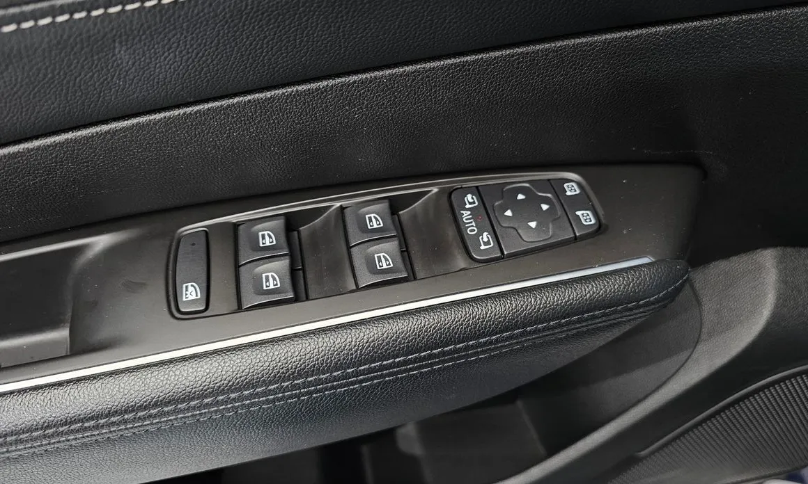 Renault SM6