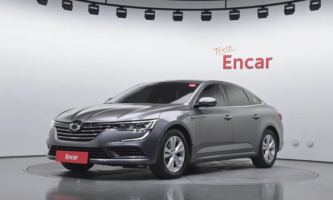 Renault SM6
