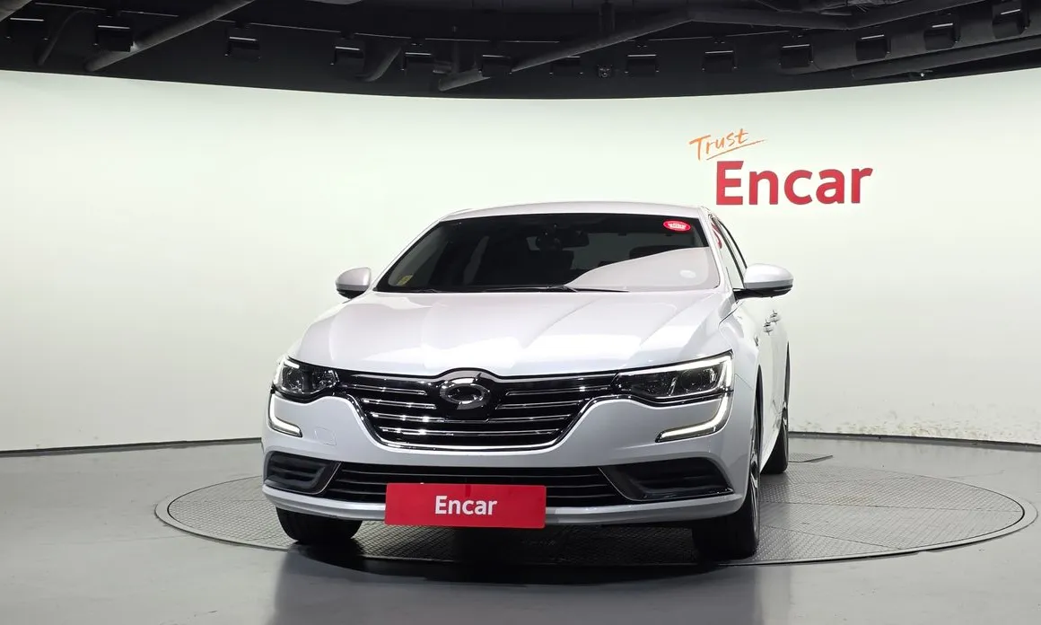 Renault SM6
