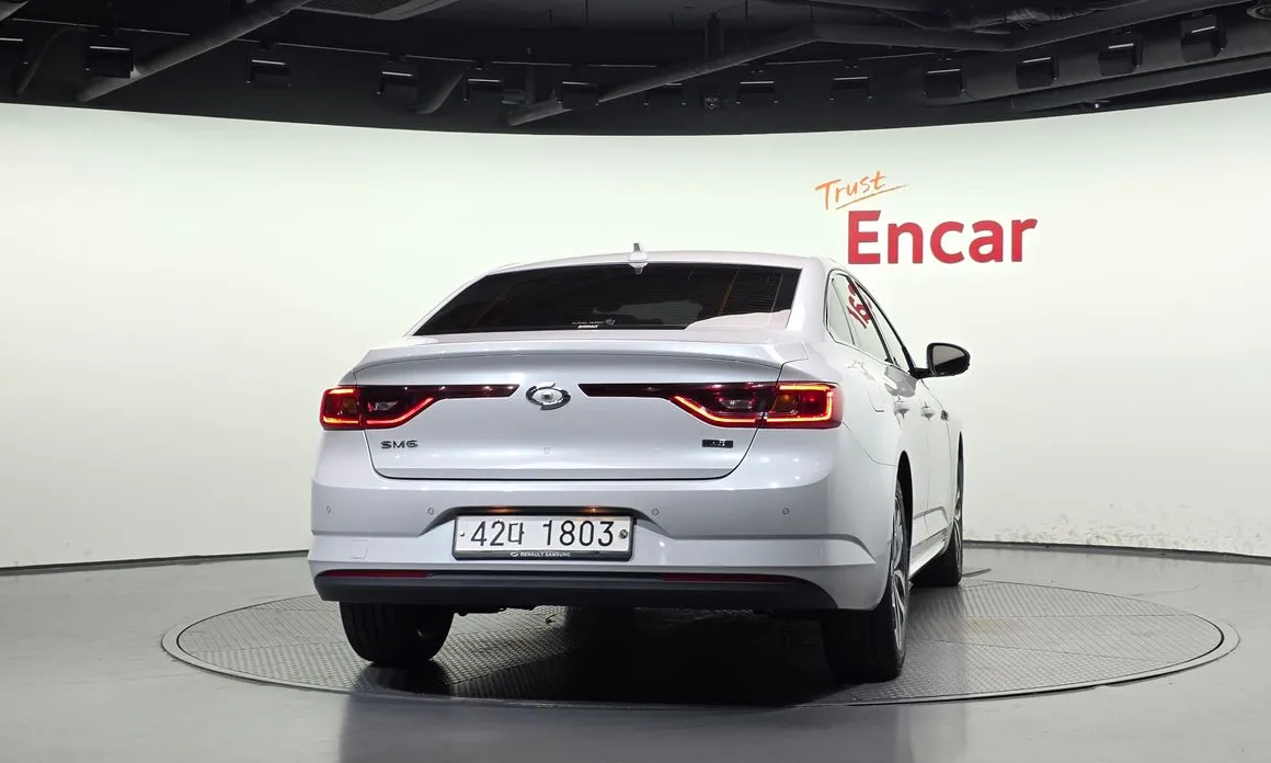 Renault SM6