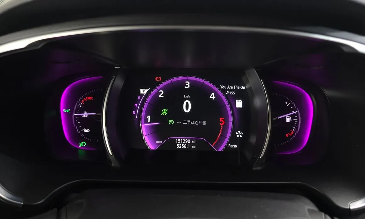 Renault SM6