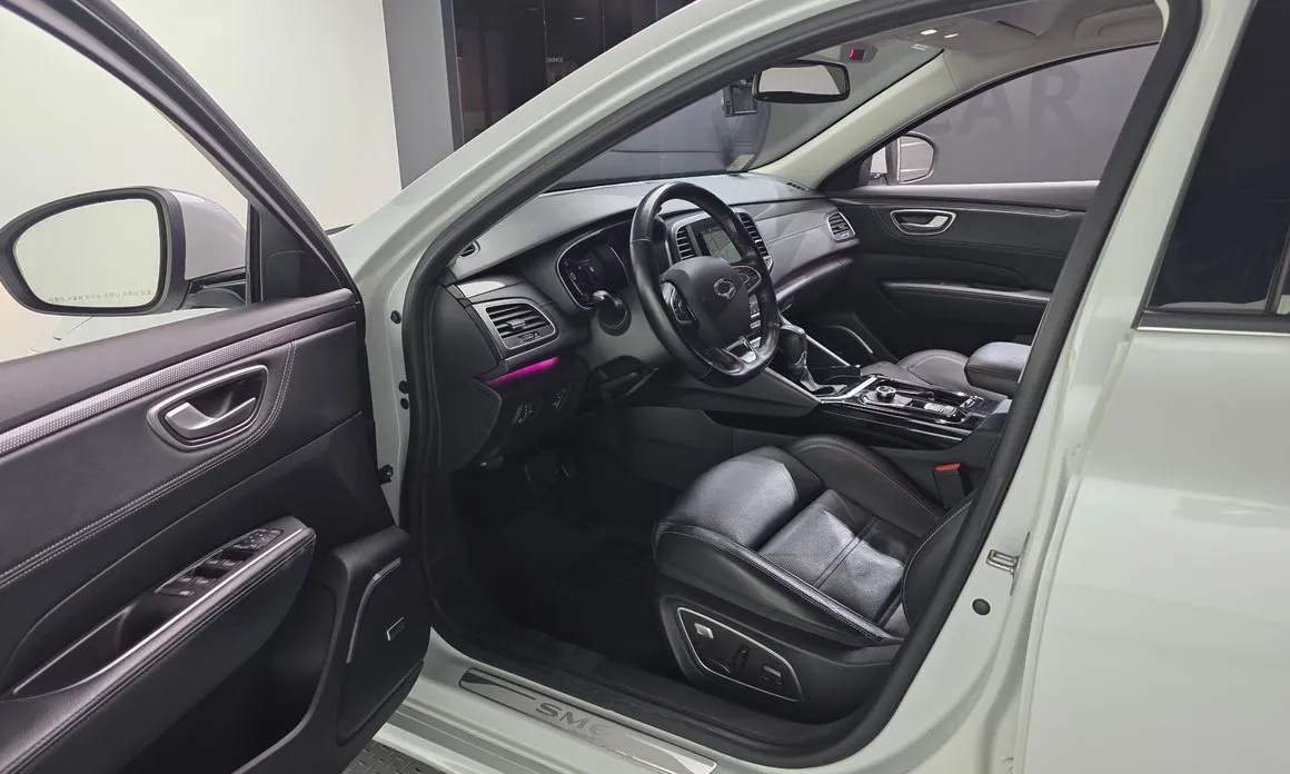 Renault SM6