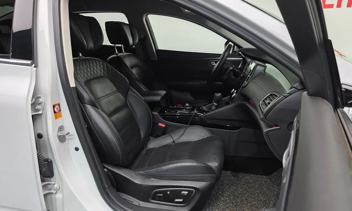 Renault SM6
