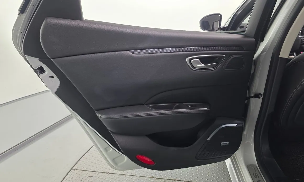 Renault SM6