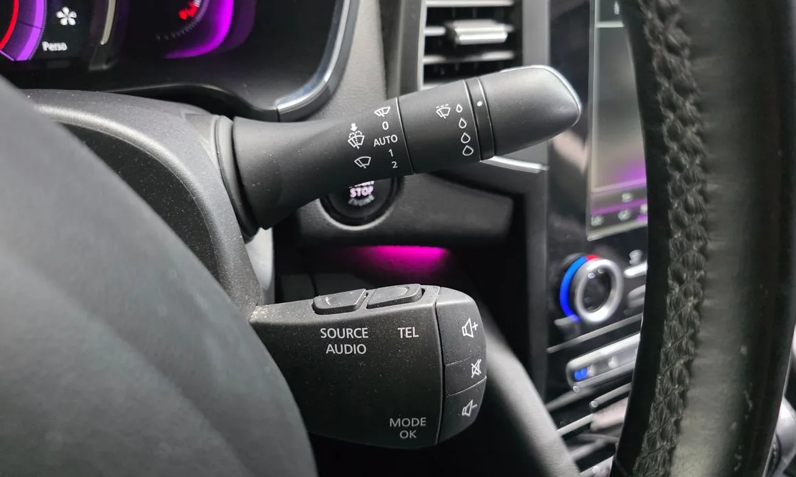 Renault SM6