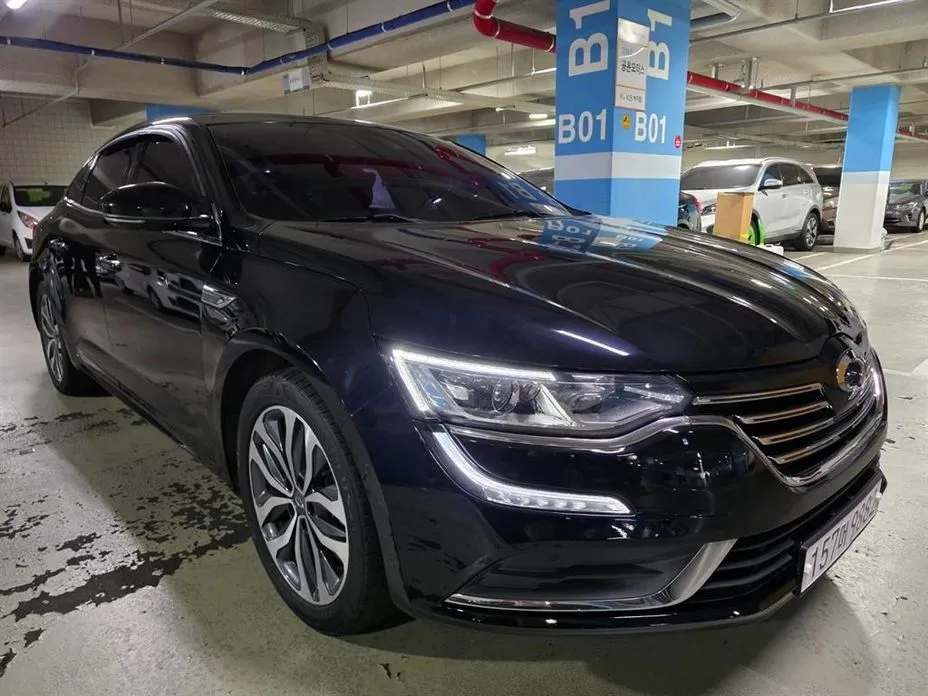 Renault SM6