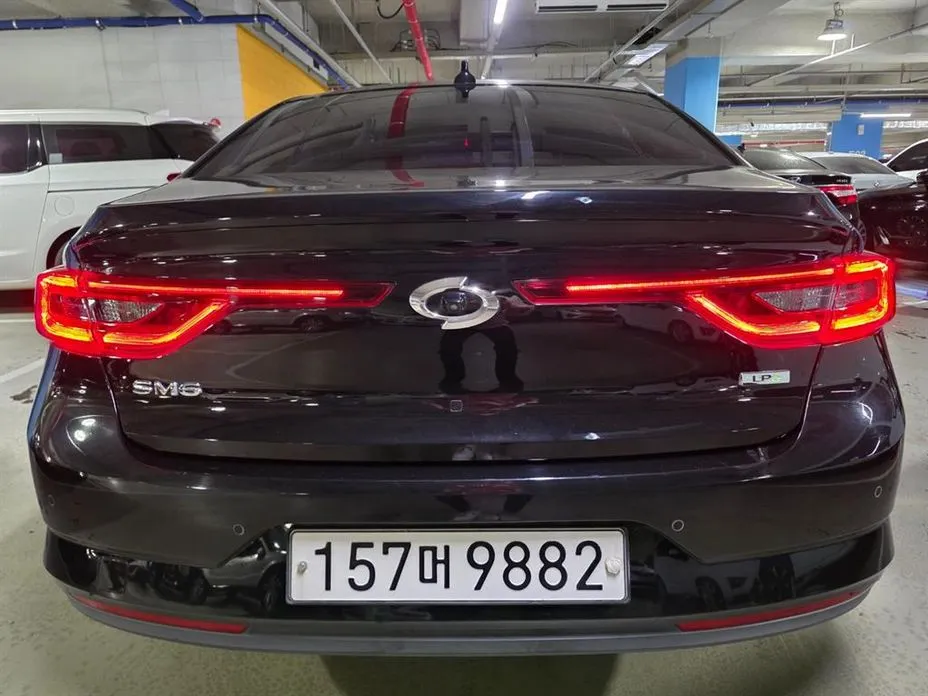 Renault SM6