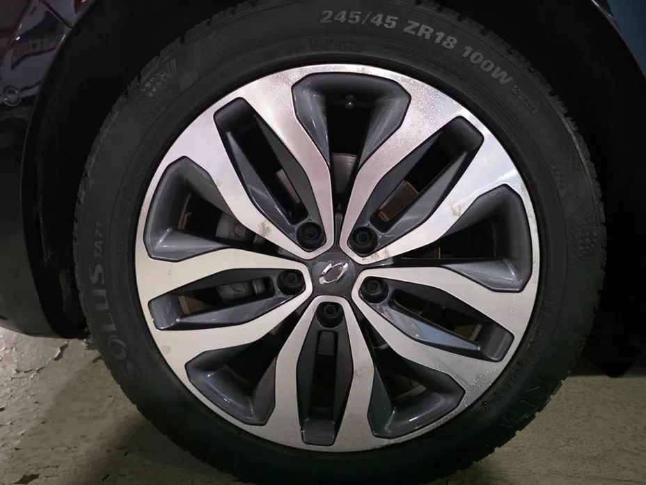 Renault SM6