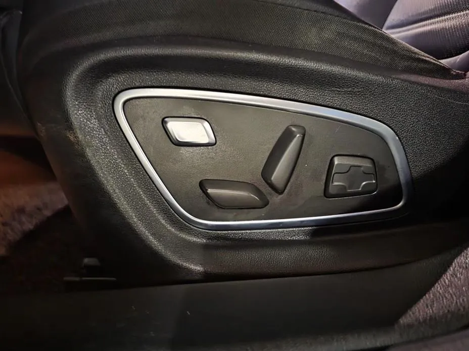 Renault SM6