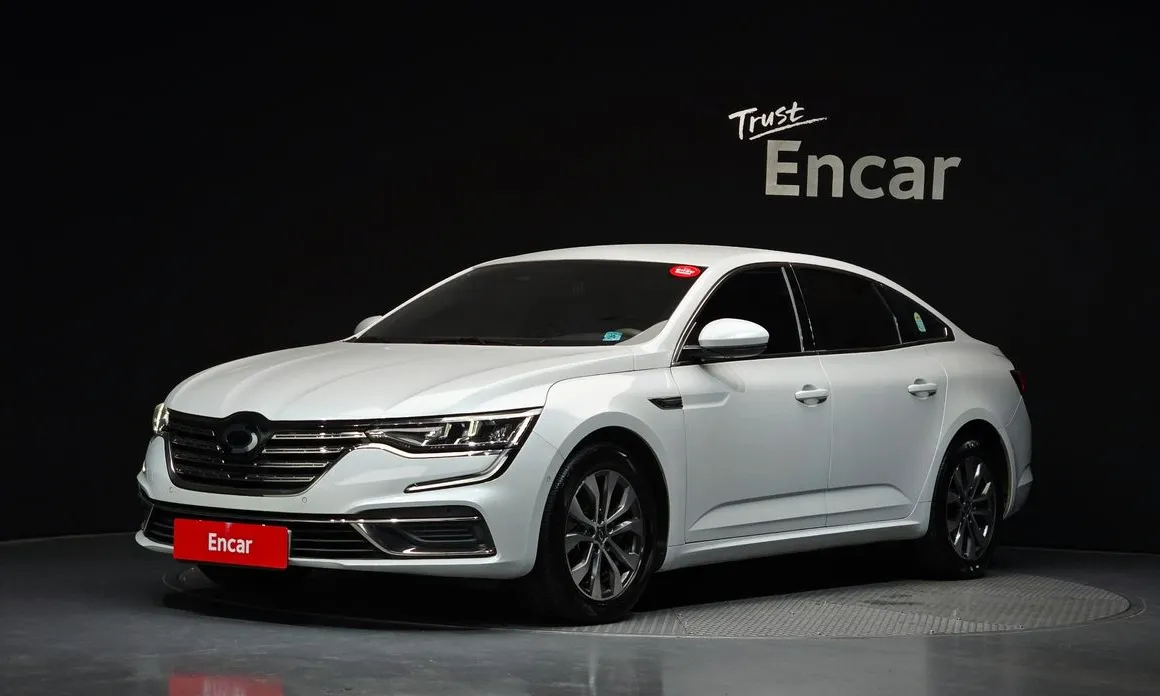 Renault SM6