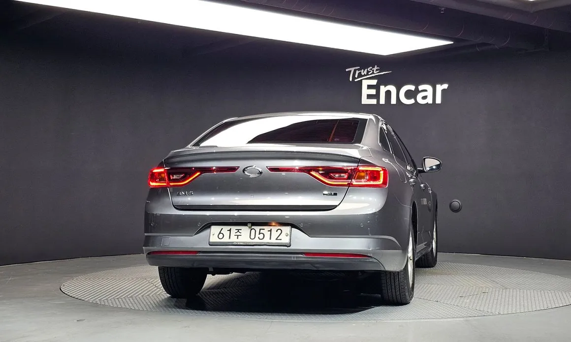 Renault SM6