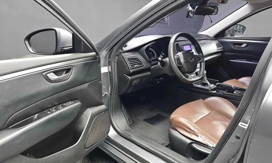 Renault SM6