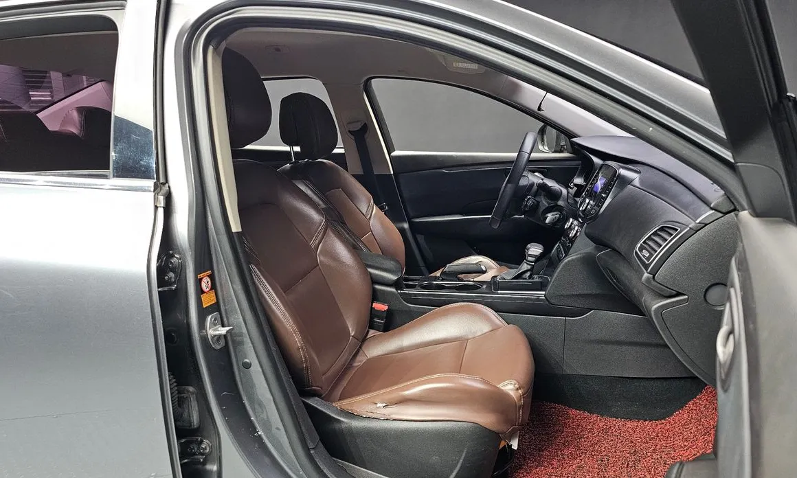 Renault SM6