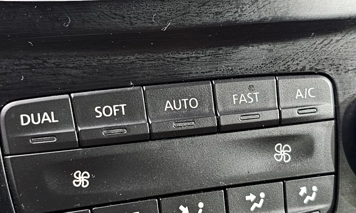 Renault SM6