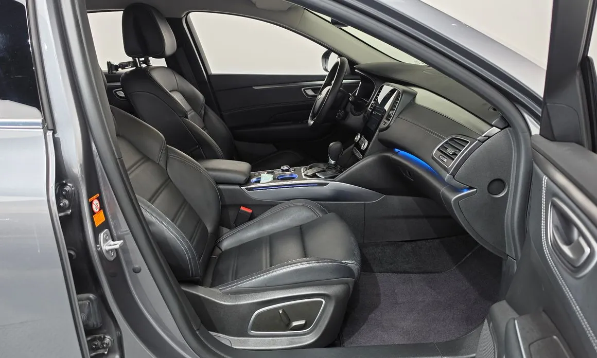 Renault SM6