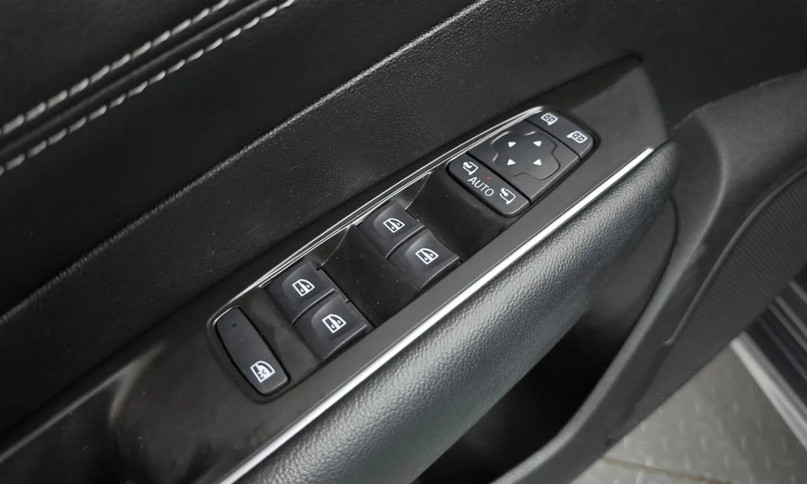 Renault SM6