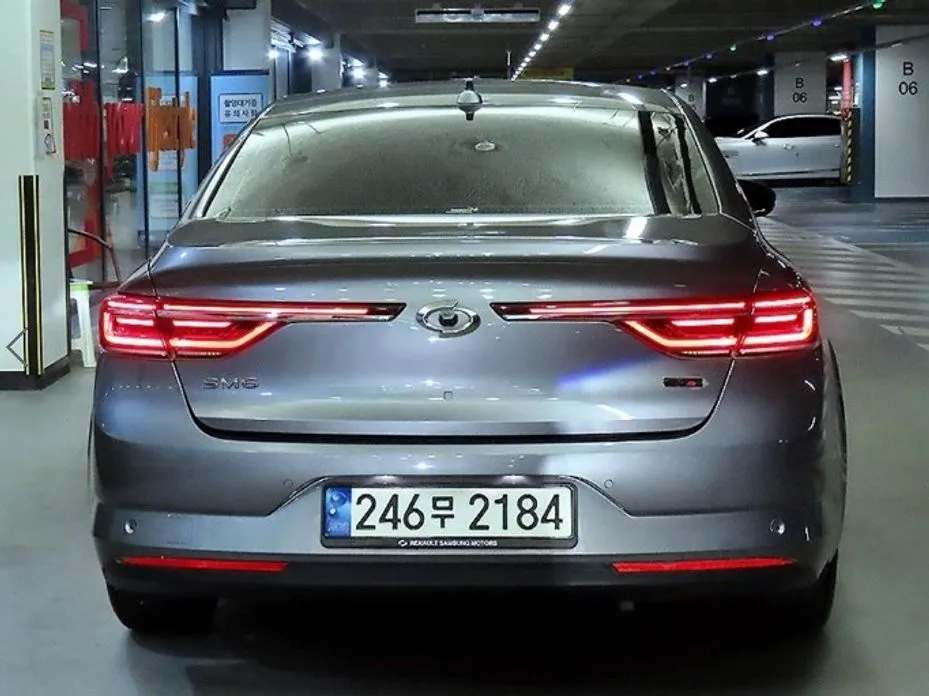 Renault SM6