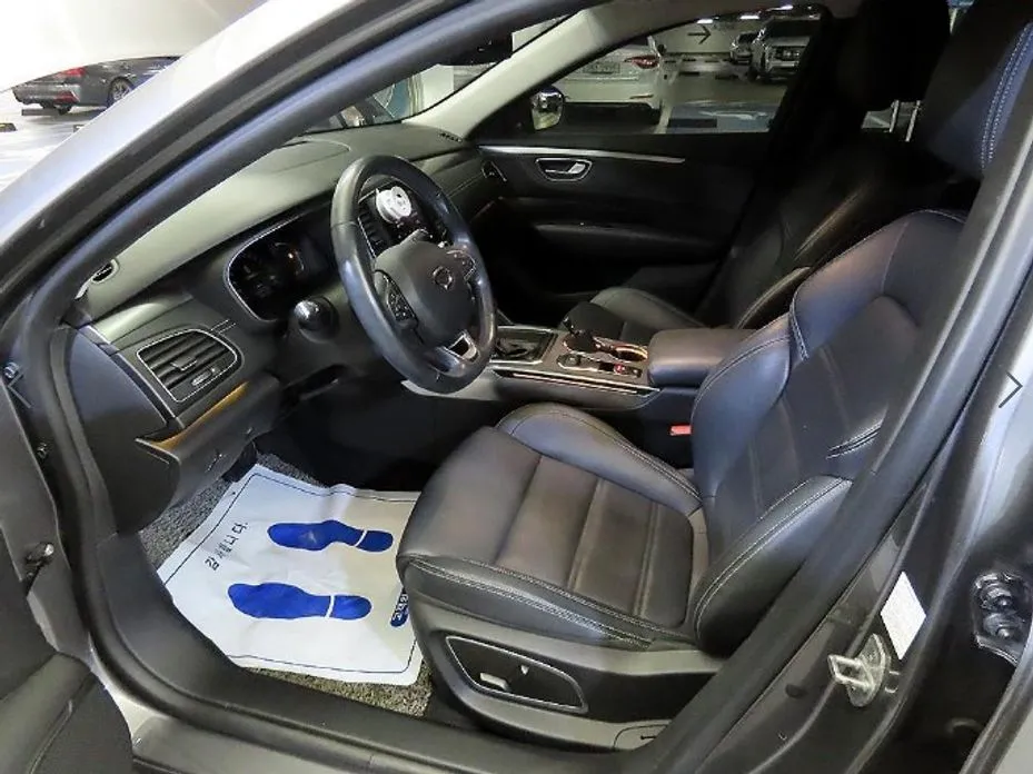 Renault SM6