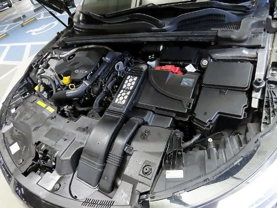 Renault SM6