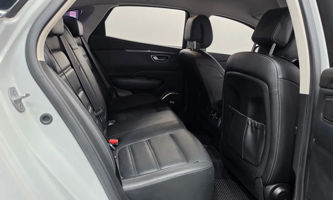 Renault SM6