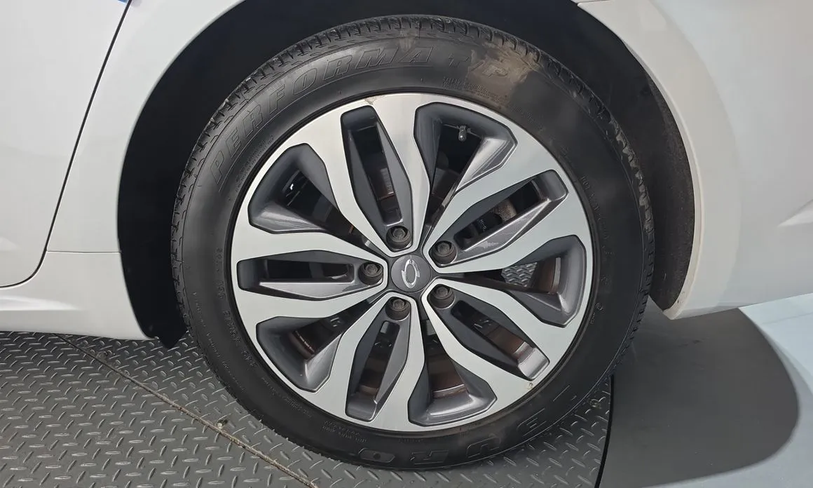 Renault SM6