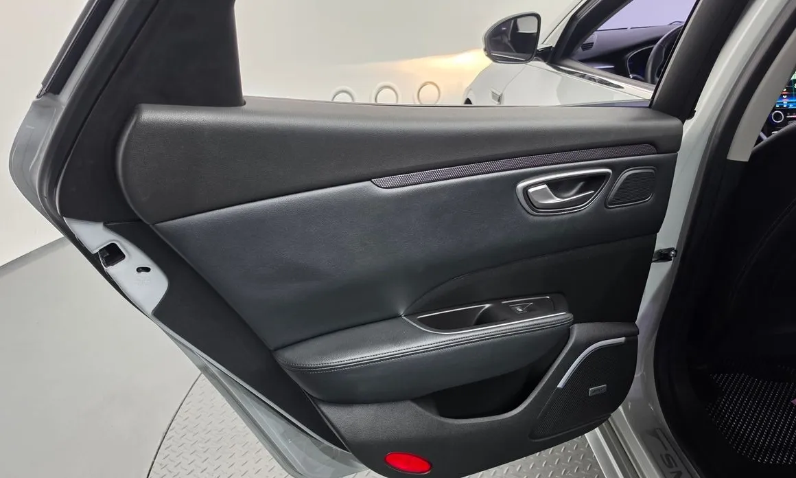 Renault SM6