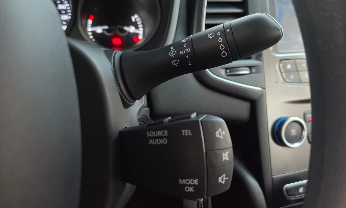 Renault SM6