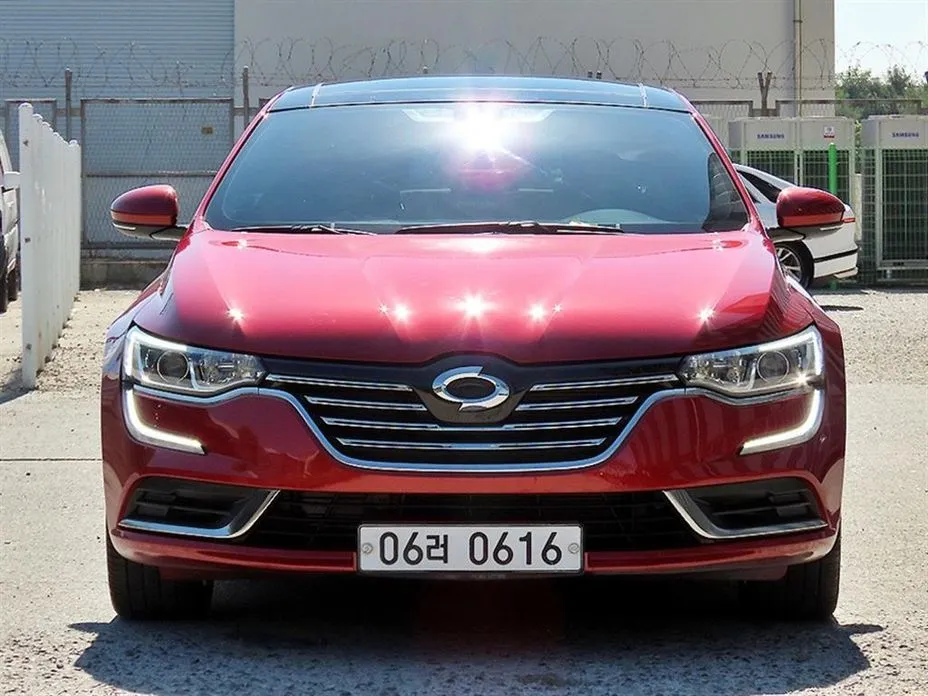 Renault SM6
