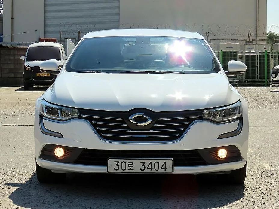 Renault SM6