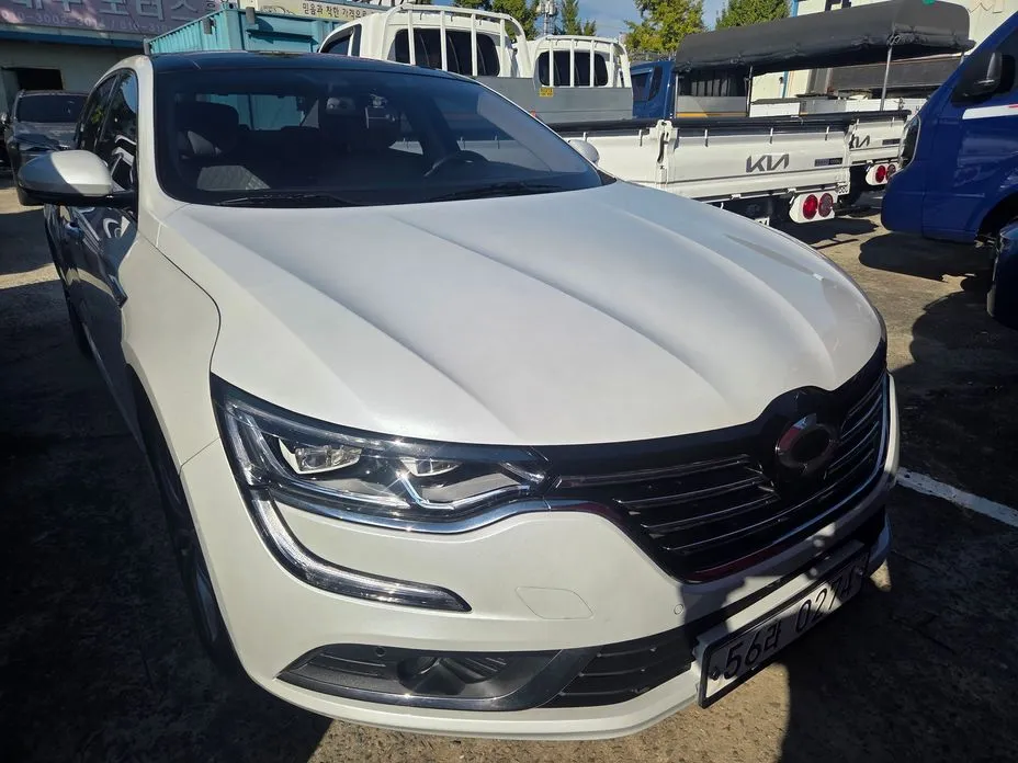 Renault SM6