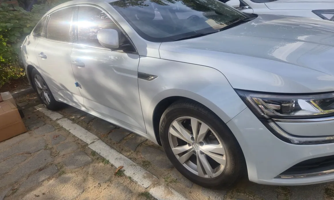 Renault SM6
