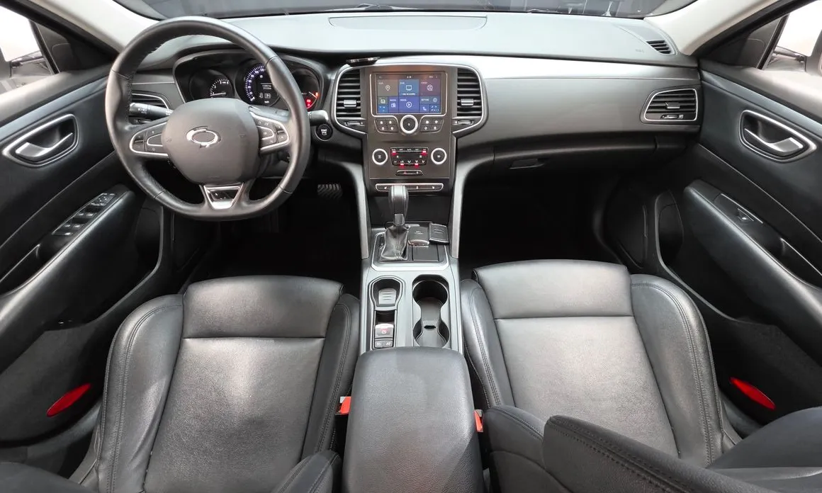 Renault SM6