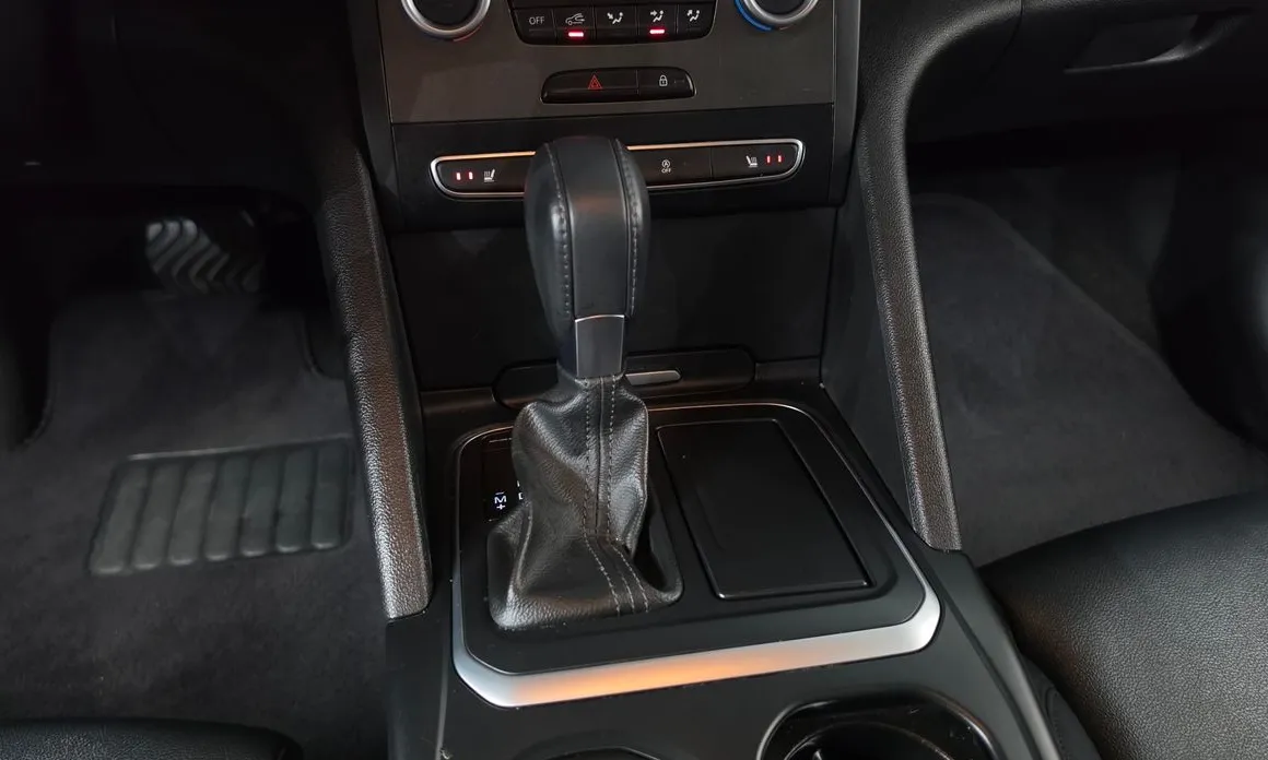 Renault SM6